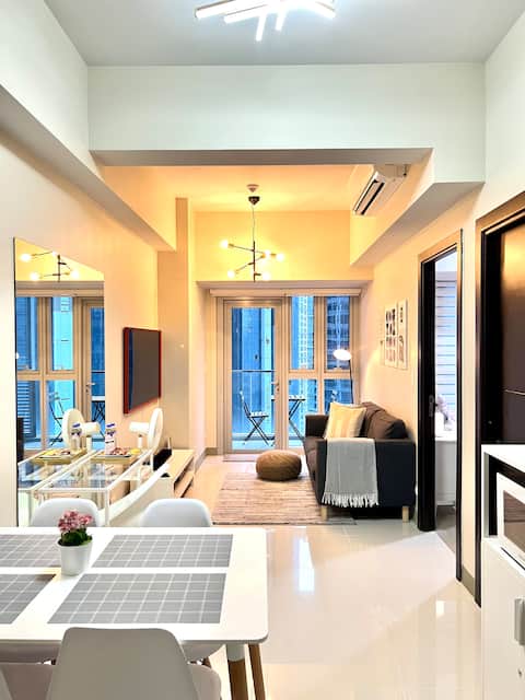 Casa Leona - 1BR w/ Balcony @ Uptown BGC