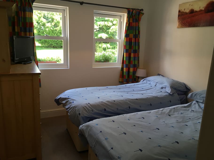 Cosy bedroom can accommodate a large double or 2 single beds.