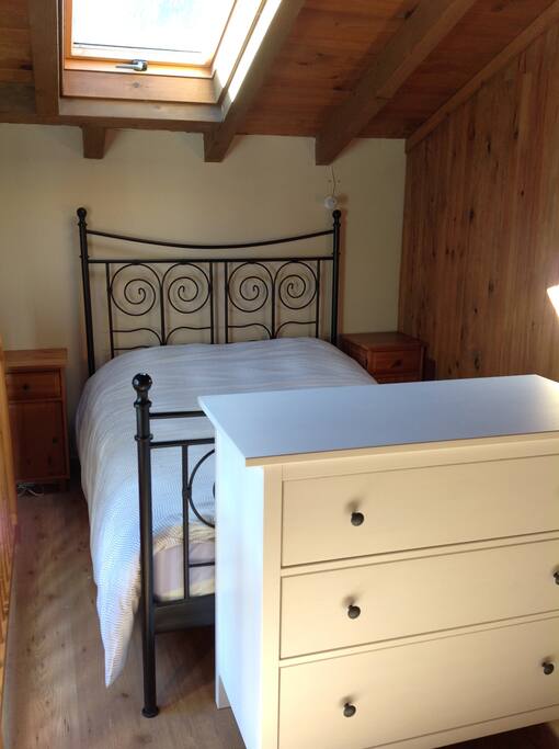 Dormitorio 1 - cama 140x200cms