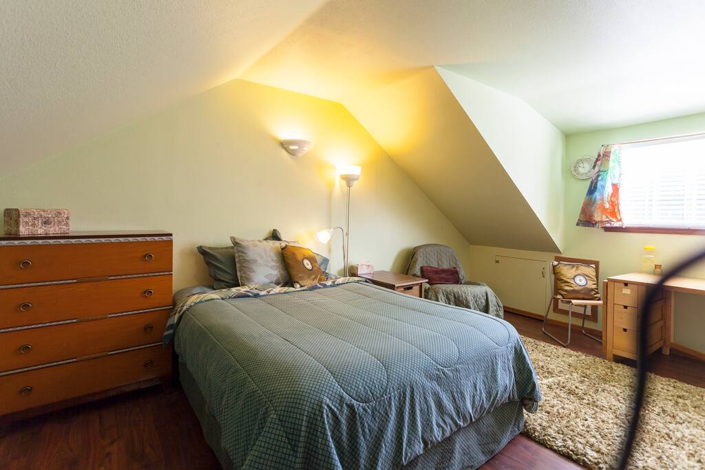 Queen sized Sleep Number bed.