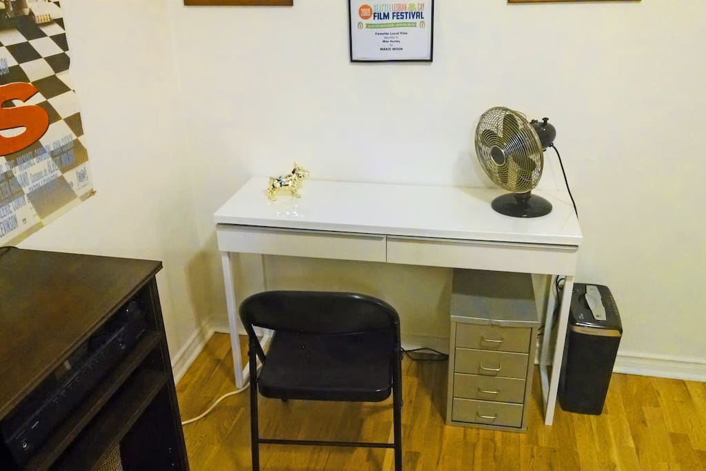 A little workstation. Basic office supplies, Wi-Fi, paper shredder included