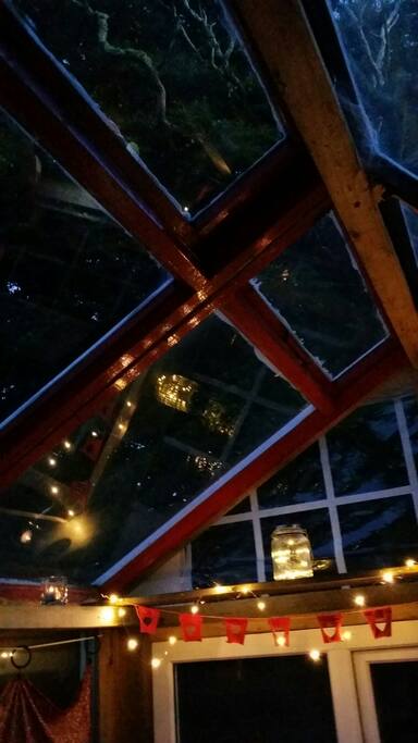 night ambience in "Love"