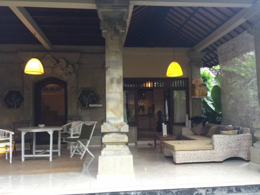 Porch/Breakfast Lounge.