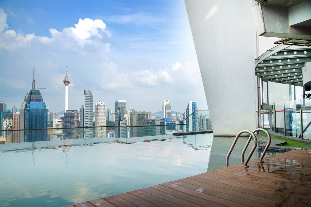Infinity Kuala Lumpur rooftop Pool View
无边吉隆坡全景顶楼泳池