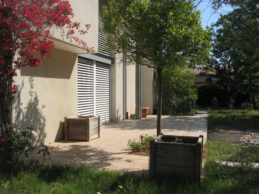 Terrasse et fenêtre salle-à-manger