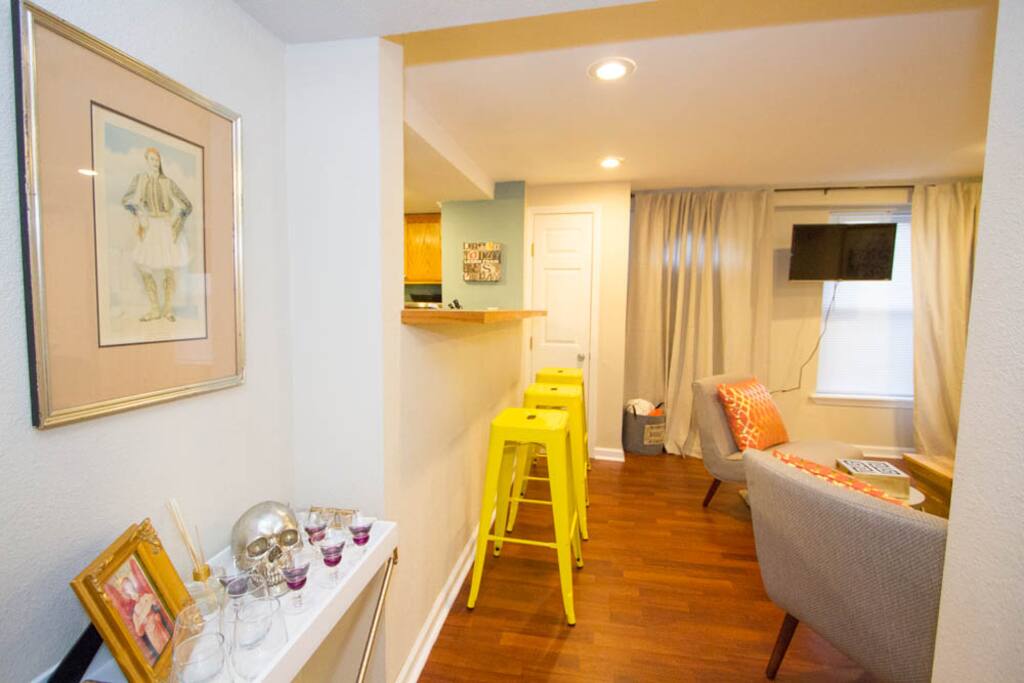 A NOLA home wouldn't be complete without a bar (stocked with our finest vintage glassware, too!)