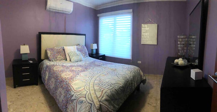 غرفة النوم الثانية ، سرير ملكة