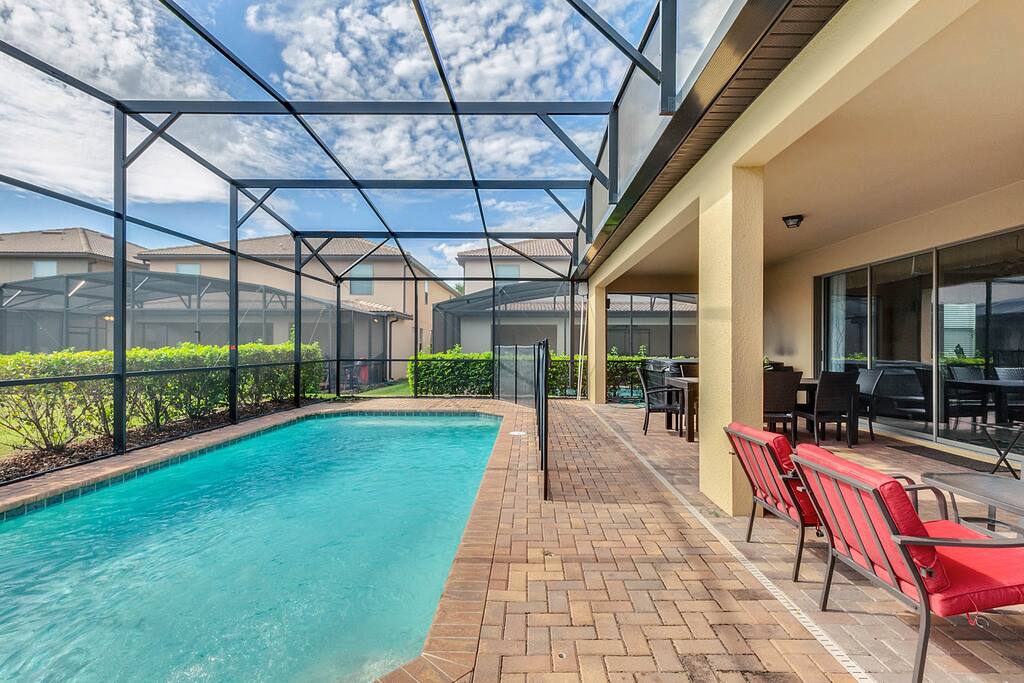 Private Pool and hot tub