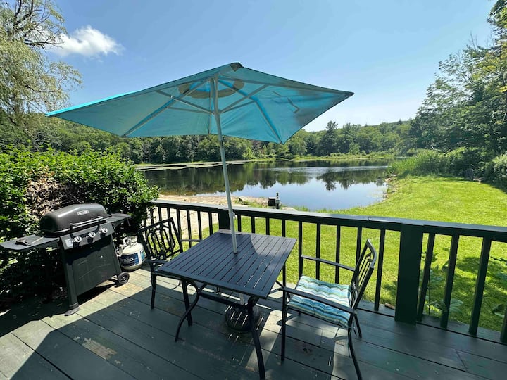 1 Bed Pond Cottage w/ pool/hot tub/sauna access