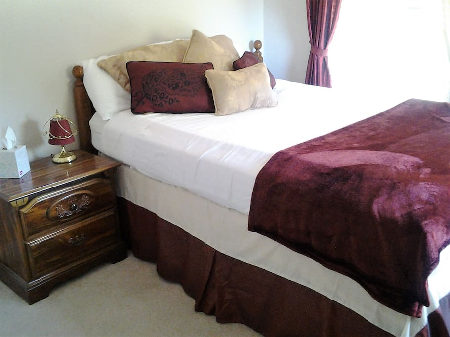 Queen bedroom 2nd view