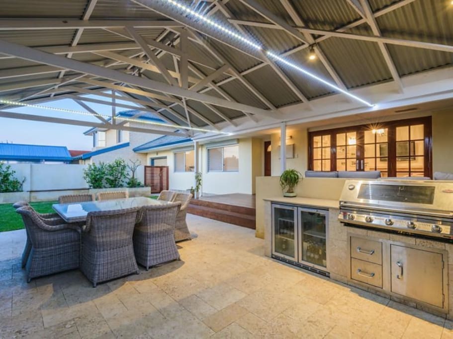 Indoor/outdoor living