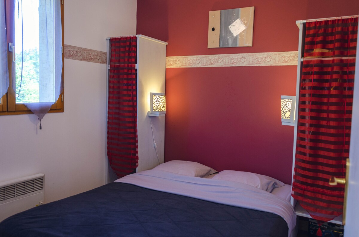 ห้องนอนพร้อมเตียง 160