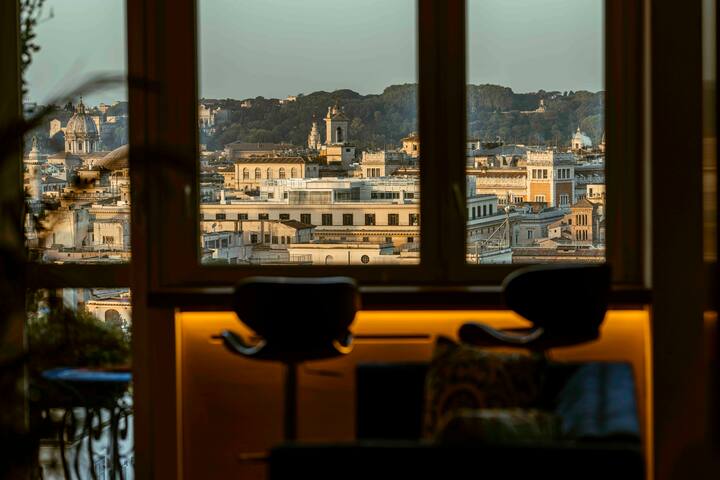 Panoramic Paradise by the Spanish Steps gallery image 3