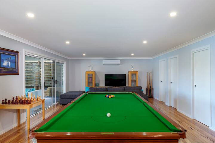 DRIFTAWAY- Sunset Views-Wi-Fi-Kayaks-Lakefront gallery image 5