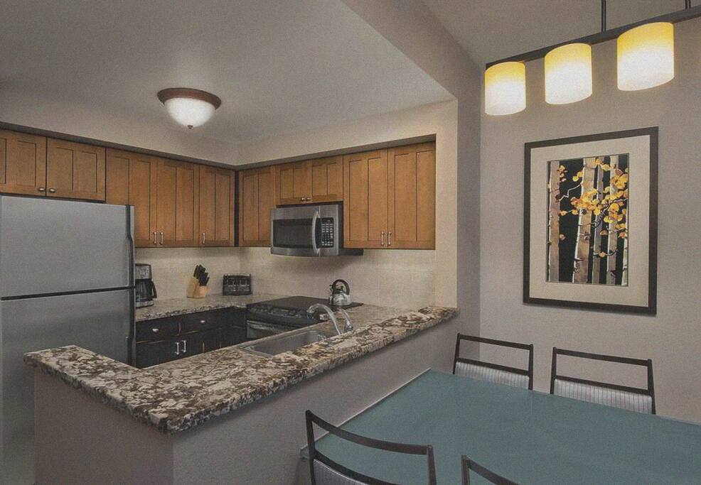 Full kitchen with everything you need!