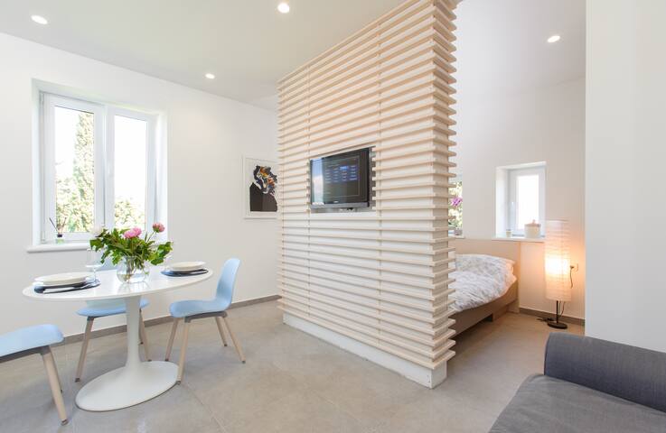 Modern new apartment near town center