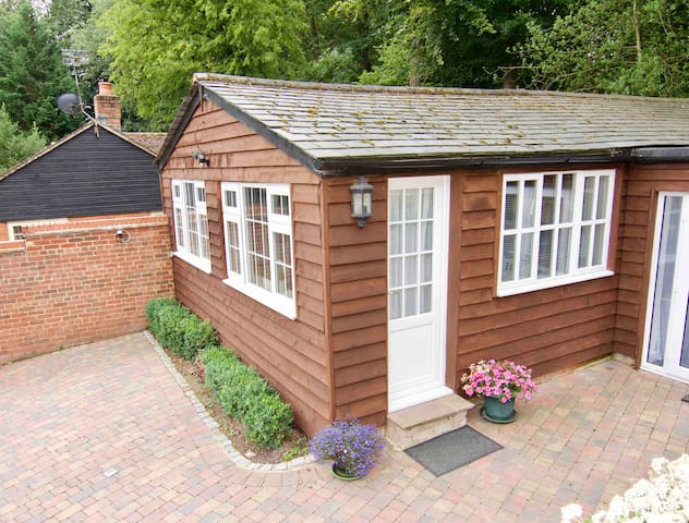 Airbnb Welwyn Garden City Holiday Rentals Places To Stay