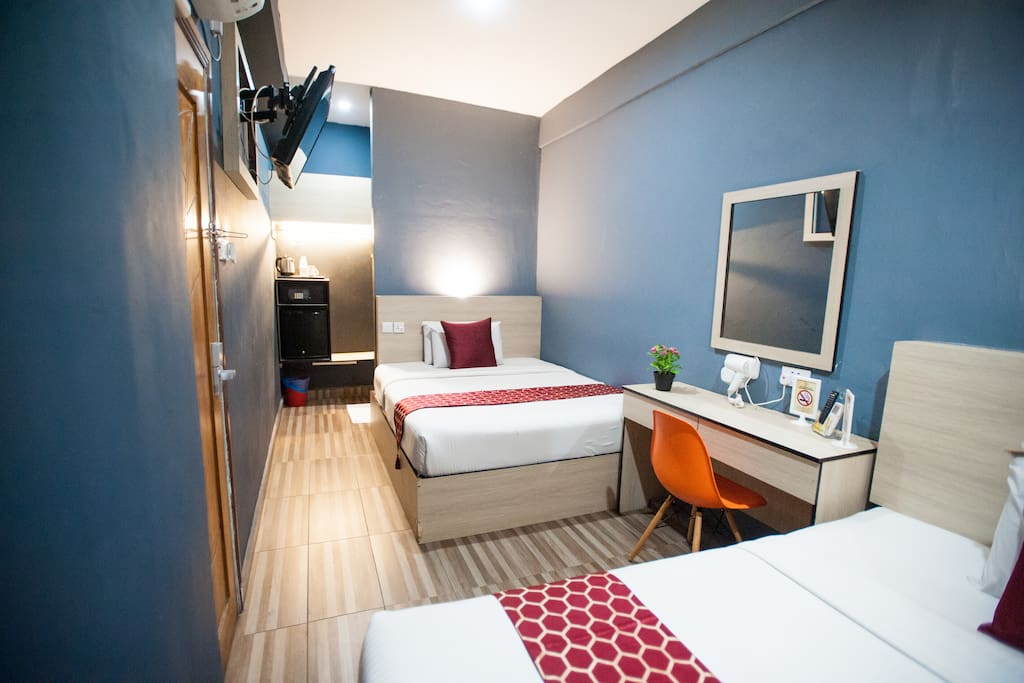 2 Queen Bed Room with Ensuite Bathroom