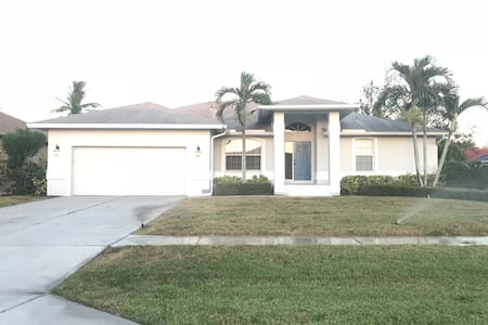 Come Back Y’all-Island Living-CONCH ROOM