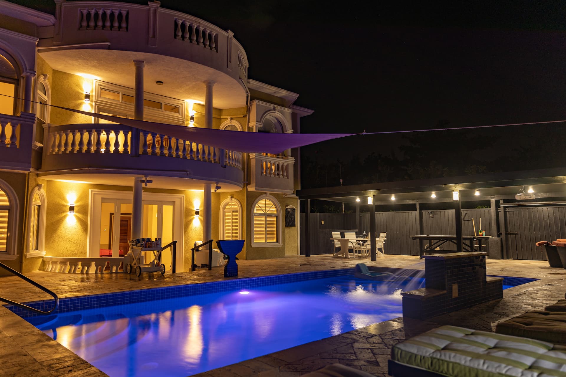 Villa Maria Montego Bay, Beach front with Pool — photo 2