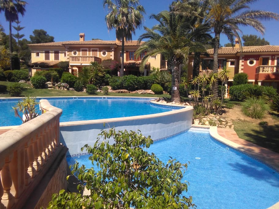 20 meters pool and kids pool