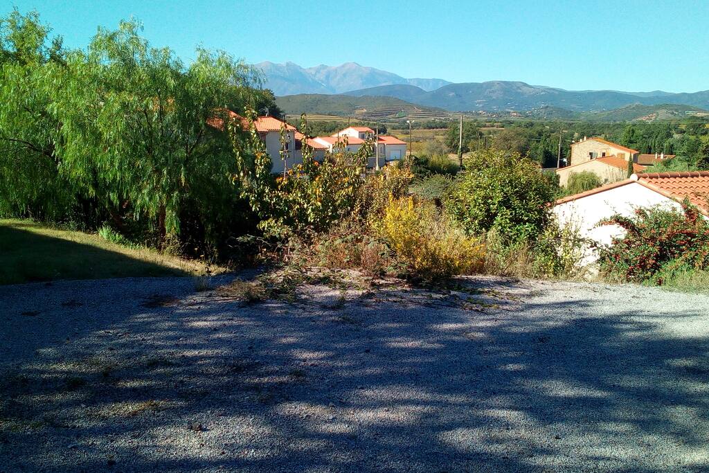 VUE sur le CANIGOU, côté jardin