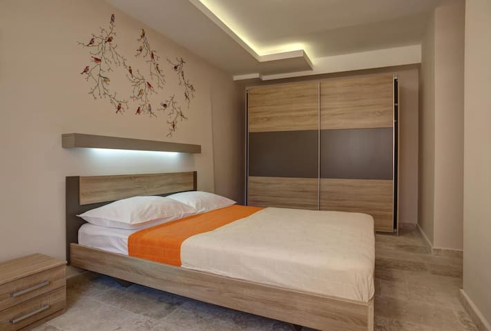 Airbnb Petrovac Ferienwohnungen Unterkunfte Budva