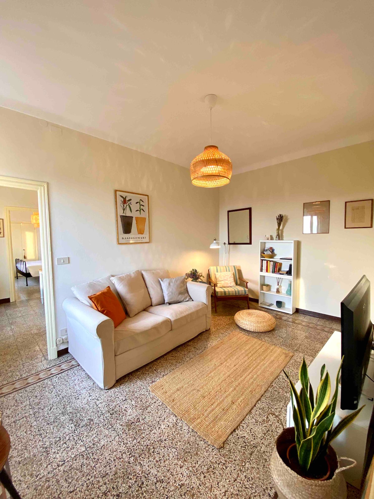 Top Airbnb: Casa Paz, historic center with sea view in Bordighera