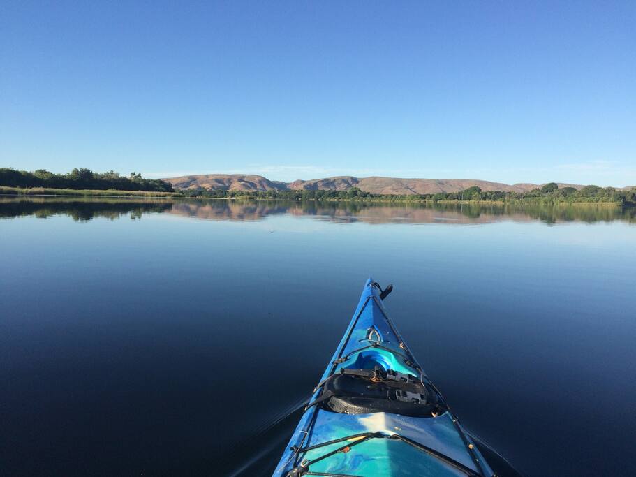 Views from front yard at Lake Kununurra Chalets.