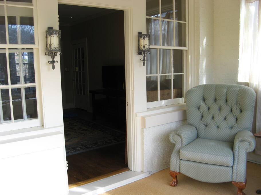 Bright sunroom to enjoy your coffee or cocktail hour!