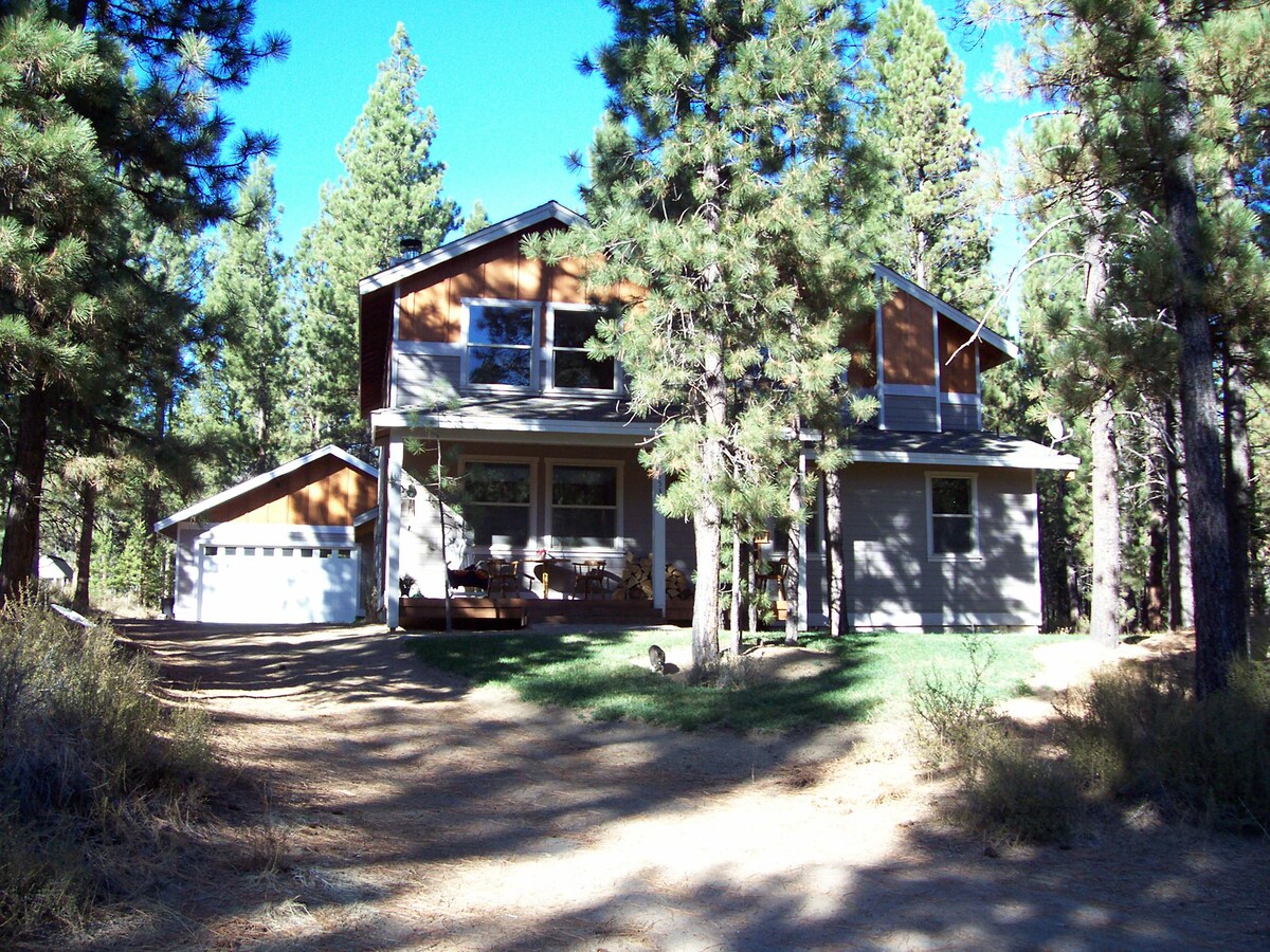 Ponderosa Forest Retreat Houses for Rent in La Pine, Oregon, United