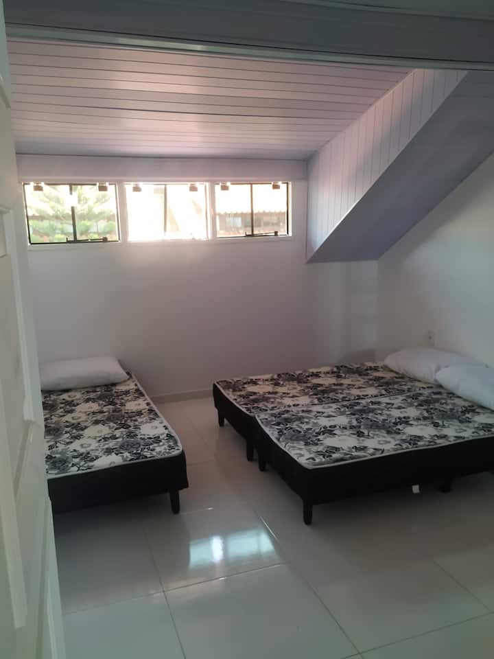 Dormitorio principal en el segundo piso 