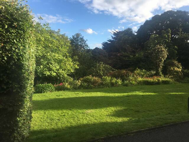 Killiney Beach Side Period House gallery image 2