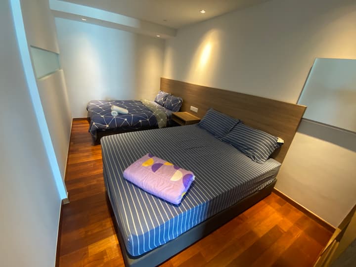 This is the 2nd Bedroom come with 2 Queens bed