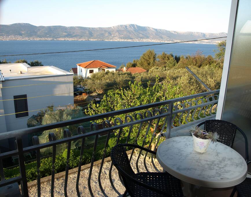balcony (sit & enjoy)