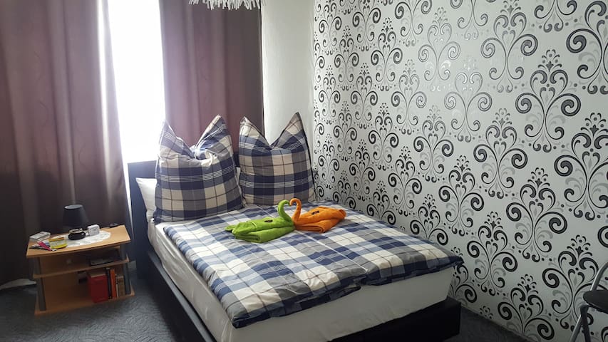 Big double bed Room at just 100m of Alexanderplatz