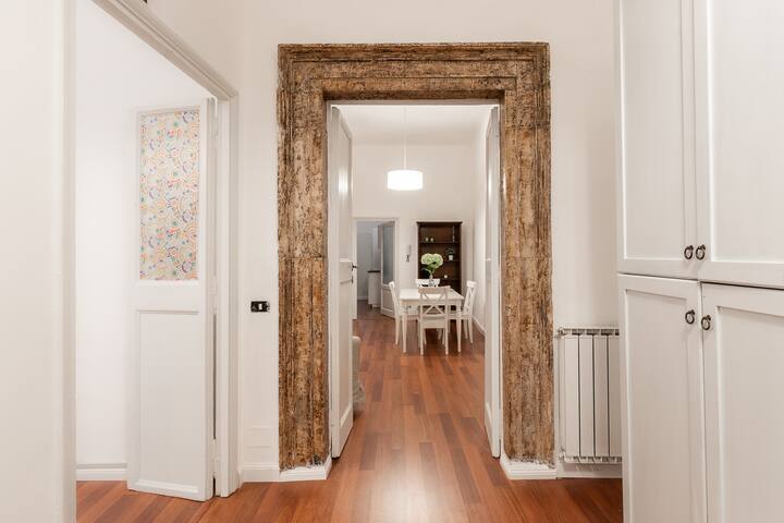 Leonardo Suite Pantheon gallery image 4