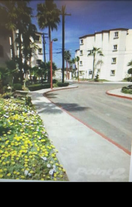 Villa serena way to parking lot