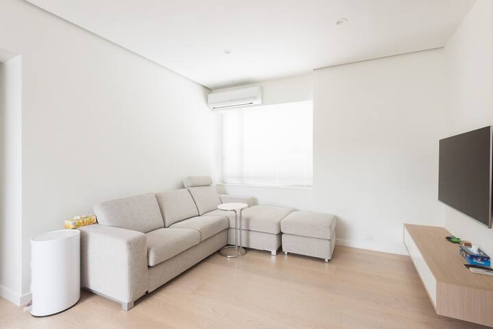 HAPPY VALLEY 2BDRM, BRANDNEW DECOR, RACE VIEW gallery image 3