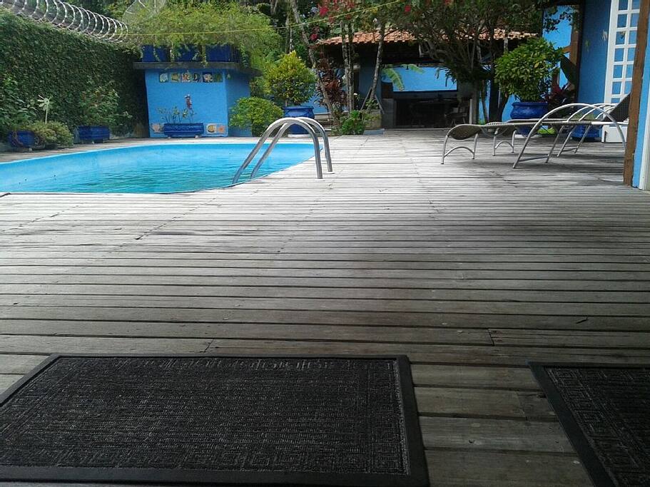 Deck com piscina