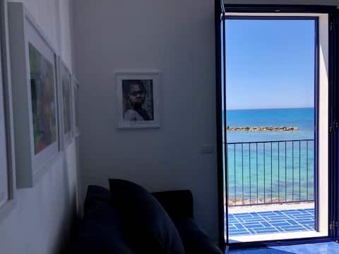 Popular Airbnb listing: The sea in a glass in Sciacca