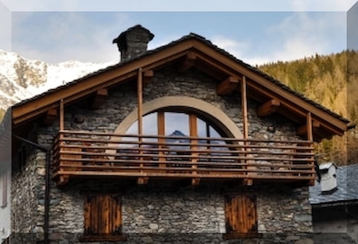 Panoramic Attic Solee Caterina