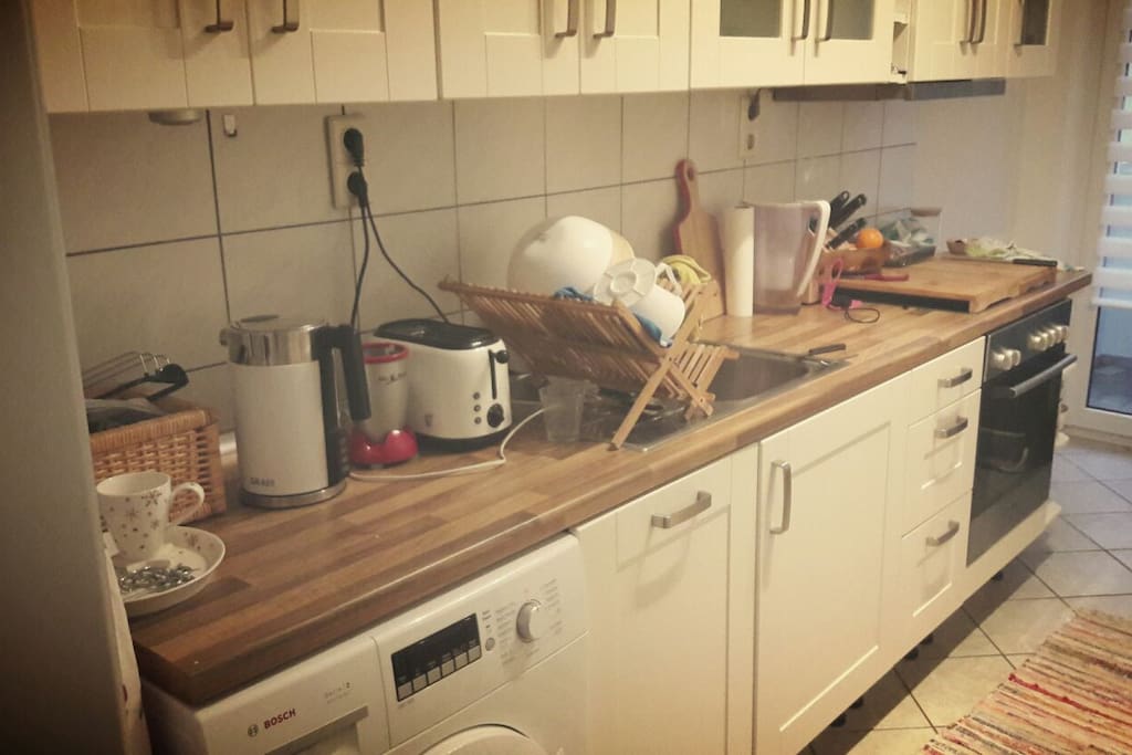 Voll ausgestattete Küche