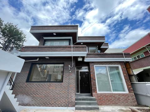 Quiet and Peaceful Emotional Accommodation & Party Room 'Seha_1F'