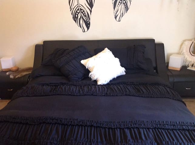Room For Rent For Couple In Petersham Room For Rent For Couple In Petersham
