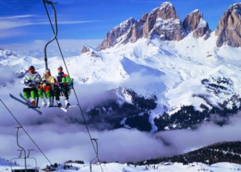 Un impianto di risalita dei 100 km di piste disponibili