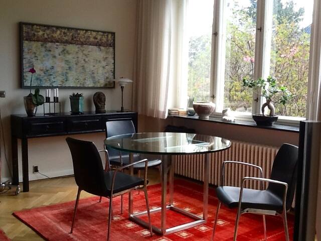 Centrally located Townhouse,Copenha gallery image 3