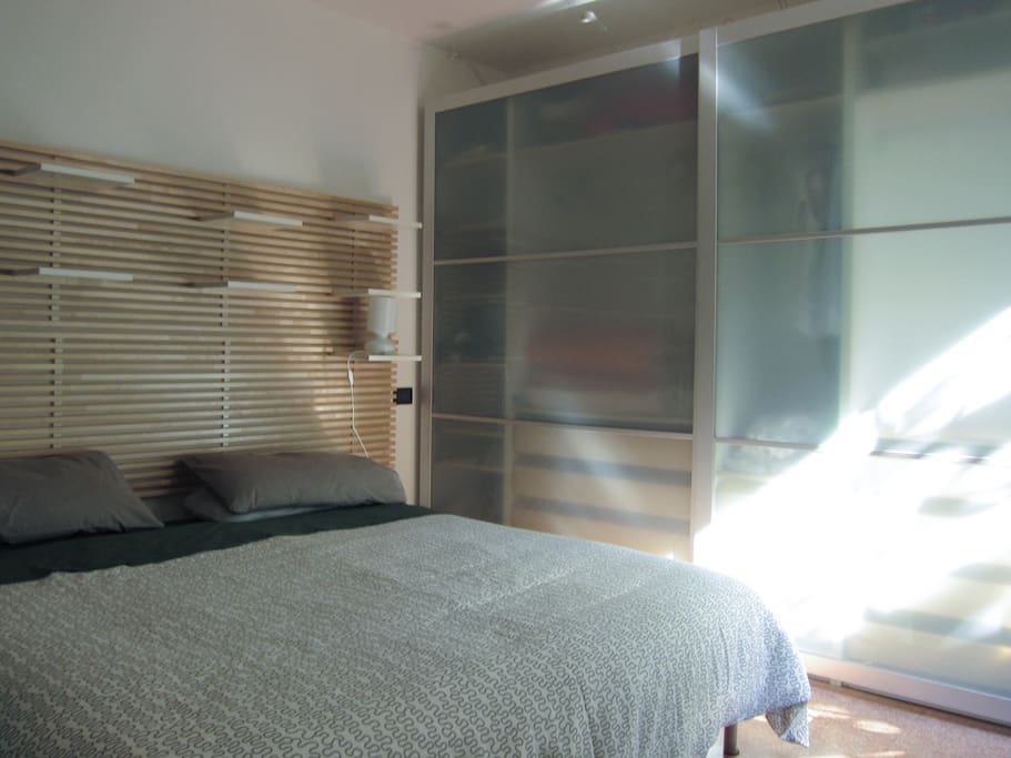 La camera può essere preparata con un letto matrimoniale o due letti singoli.