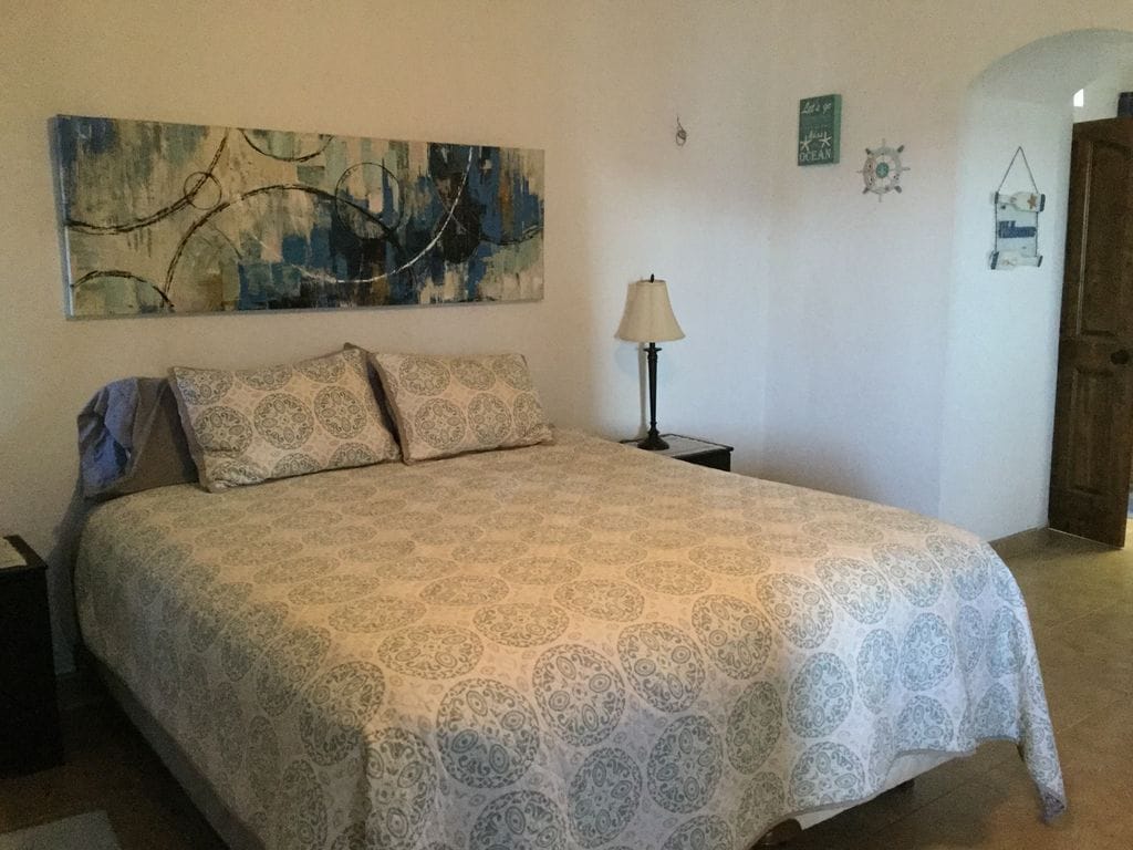 Spavaća soba br. 1 s dvostrukim umivaonikom i tuš-kabinom