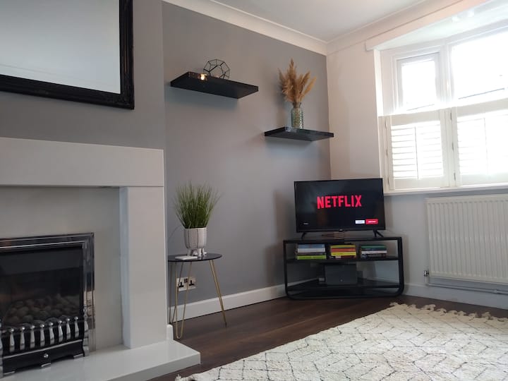 Stay In The Heart Of Southsea & Walk To The Beach! - Hampshire